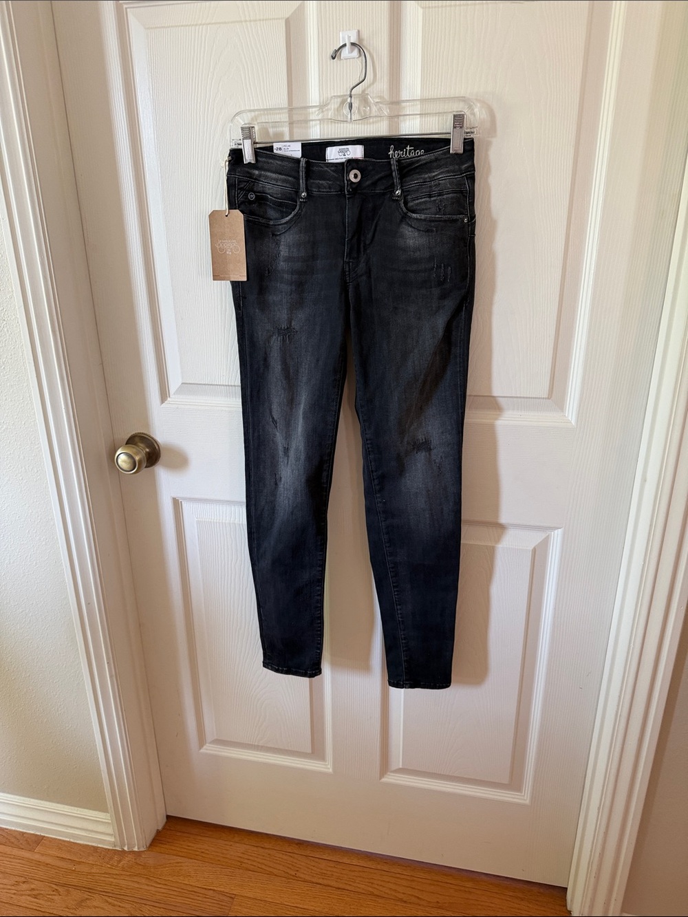 Le Temps Des Cerises Black Washed Women’s Skinny Jeans Sz 28.  New. Box6